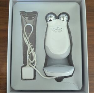 NuFACE Trinity Pro Facial Toning Device with Charging Cradle Tested Working